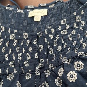 Wonderly Navy and White Floral Flocked Top